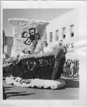 [Photo of North Texas Homecoming Parade, 1957]