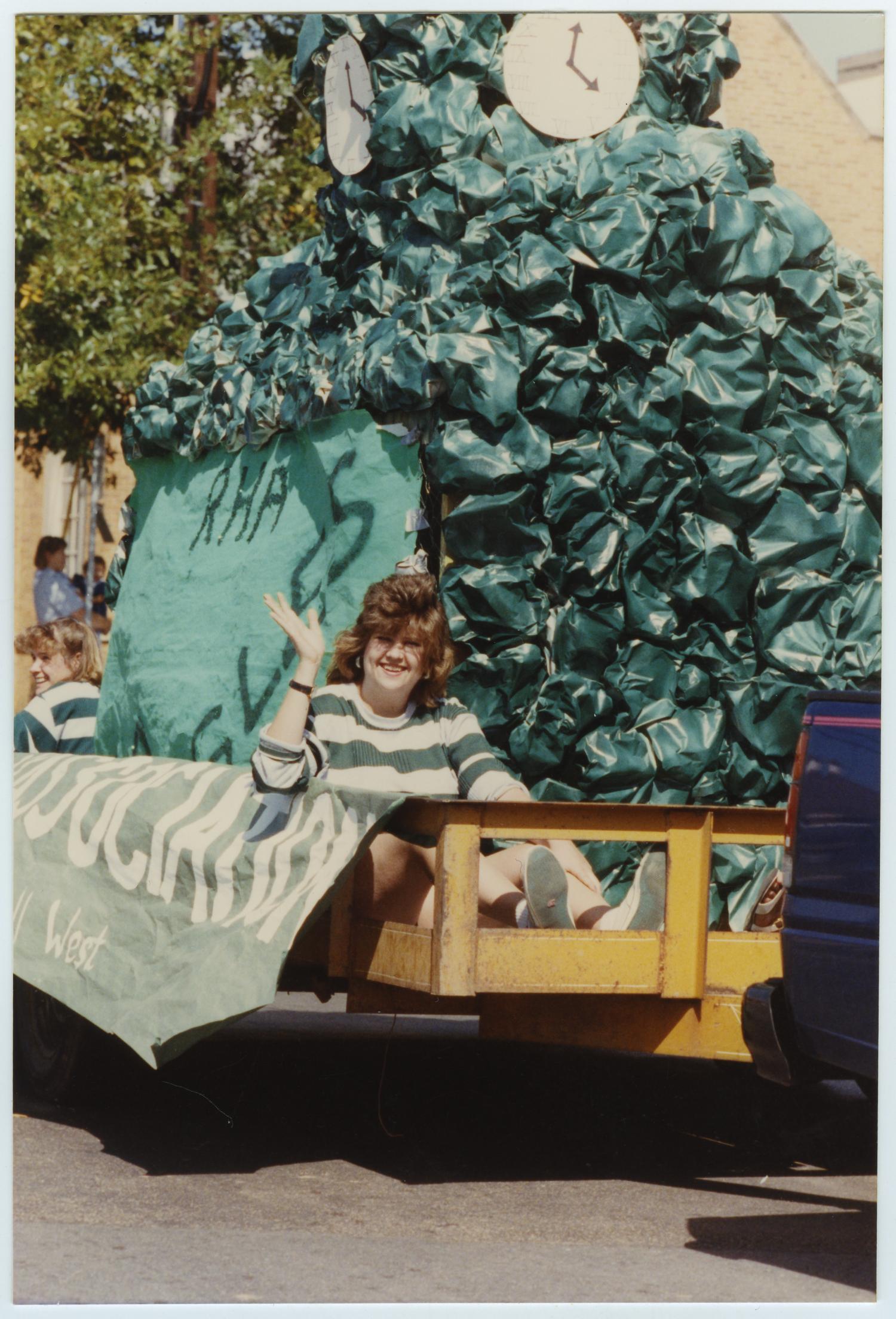 [North Texas Homecoming Parade, 1992]
                                                
                                                    [Sequence #]: 1 of 2
                                                